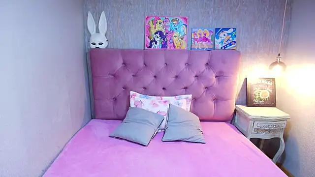 charlottemoonxz online show from June 19, 6:00 pm