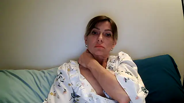 anechka1 online show from May 1, 1:09 am