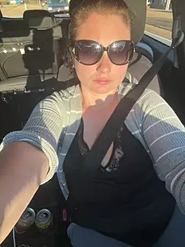 MilfyMrsRobinson online show from January 7, 9:18 pm