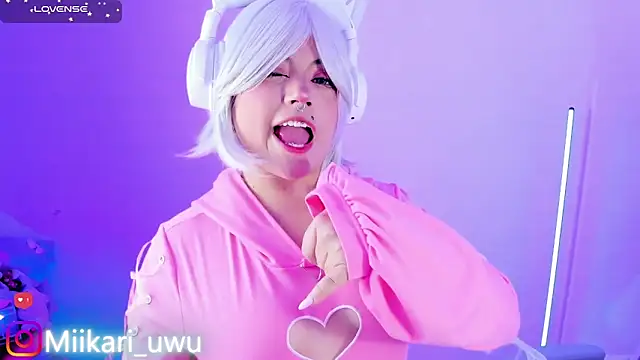 Ahri Elderwood online show from April 14, 4:01 am