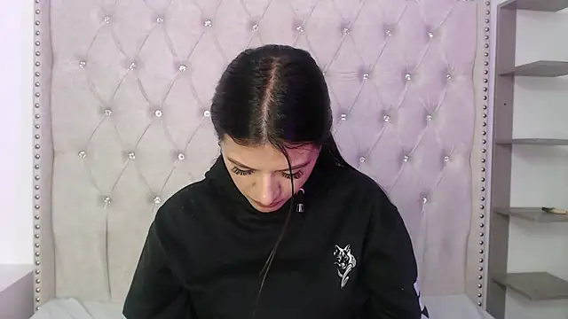 Abril Squirt online show from November 15, 2:34 am