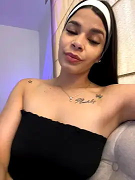 Snapshot of Leah_Honey26 chatting on October 1, 10:26 pm Leah Honey26 online show from October 1, 10:26 pm
