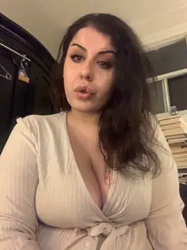 holyeroticss online show from December 17, 11:31 pm