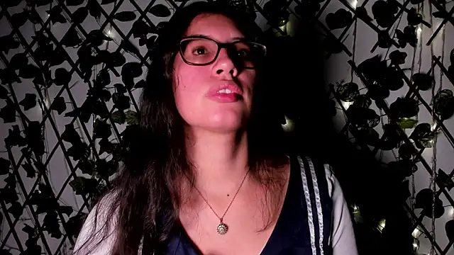 CoralineSanchez online show from November 17, 7:47 pm