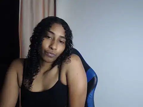 yohatinelly07 online show from June 6, 9:54 pm