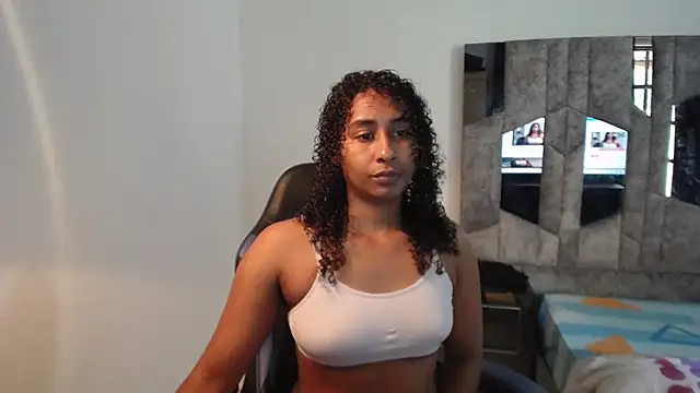 yohatinelly07 online show from July 17, 9:29 pm