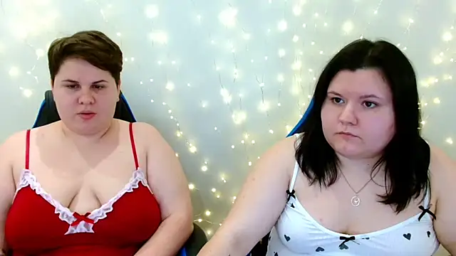 BeckyAndHellen online show from December 18, 10:36 pm