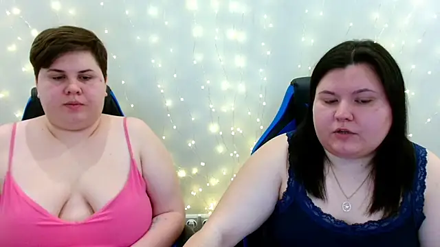 BeckyAndHellen online show from February 5, 1:25 pm