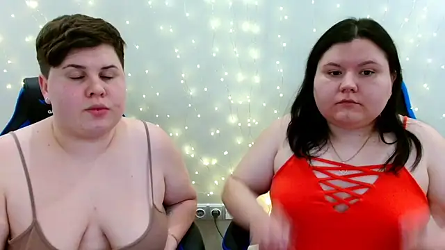 BeckyAndHellen online show from February 12, 9:27 pm
