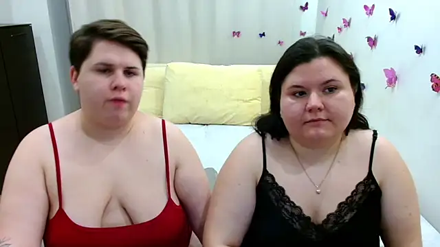 Snapshot of BeckyAndHellen chatting on October 3, 8:25 pm BeckyAndHellen online show from October 3, 8:25 pm