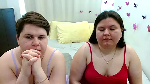 Snapshot of BeckyAndHellen chatting on September 26, 10:35 am BeckyAndHellen online show from September 26, 10:35 am