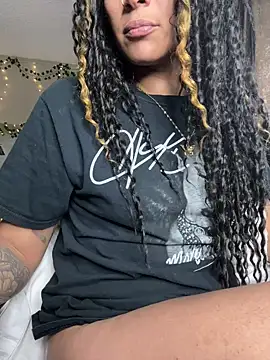 Shuggabutt online show from February 15, 9:25 pm