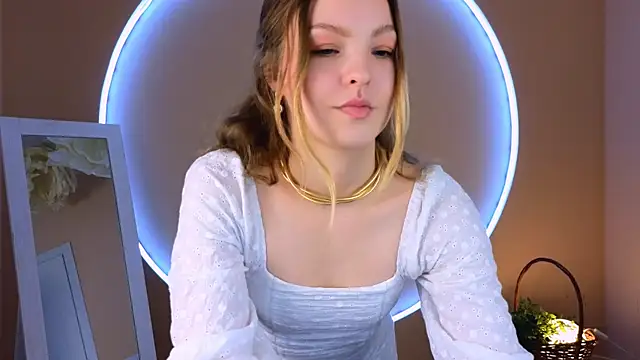 stay with alice online show from October 18, 1:58 pm