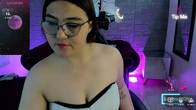 conniejames m online show from November 21, 12:40 pm