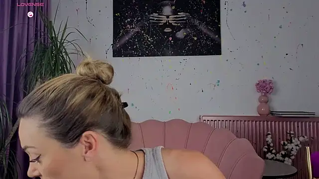 sonia esd online show from September 18, 6:06 pm