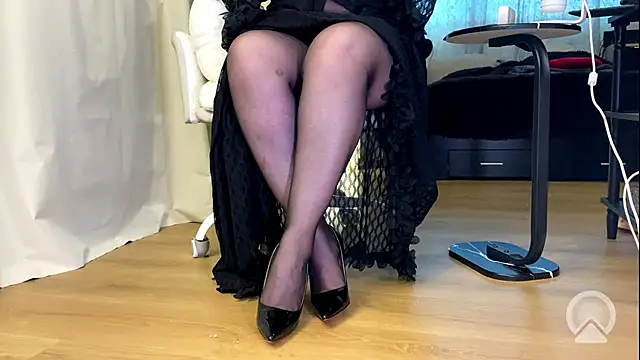 misskaassandraa online show from June 9, 8:36 am