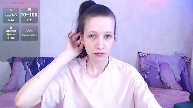 ur kitty   online show from March 17, 7:01 am