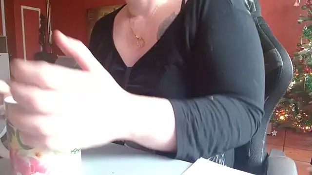 cruellaculdenfer67 online show from December 17, 8:51 am