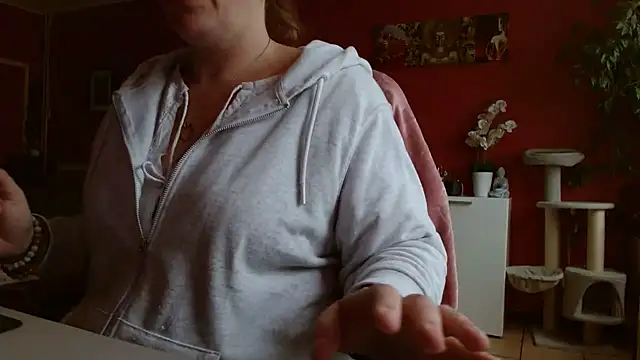 cruellaculdenfer67 online show from June 8, 7:31 am