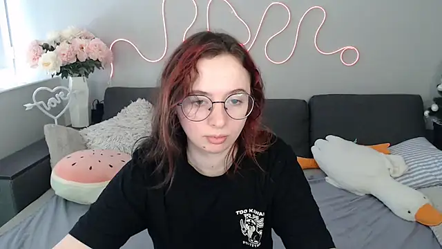 Mini Diva online show from February 28, 9:20 am