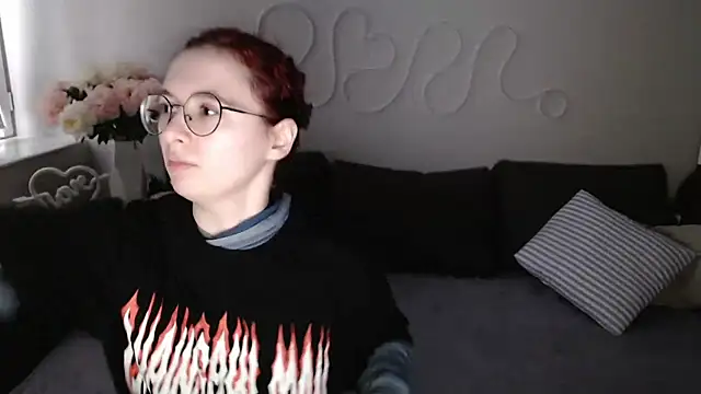 Mini Diva online show from November 28, 9:12 am