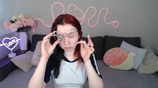 Mini Diva online show from November 8, 9:25 am