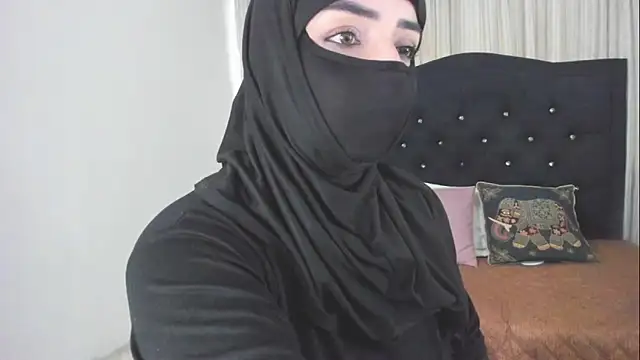 Uzra hayed online show from February 24, 7:45 pm