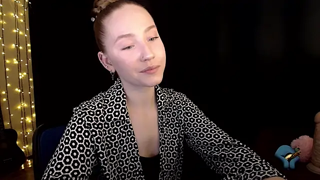 SindiWatsoon online show from February 10, 2:20 pm