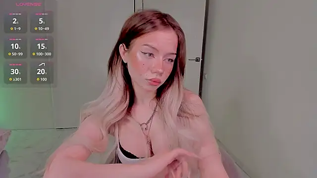 KellyBarton online show from February 15, 10:31 pm