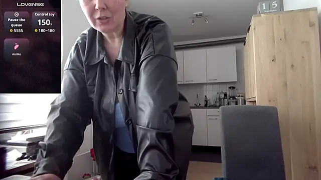 MilfGina online show from September 16, 8:11 am