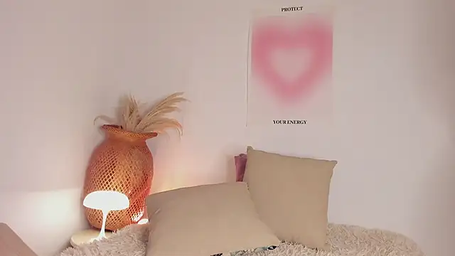 EmmaCollemann online show from February 23, 11:15 pm