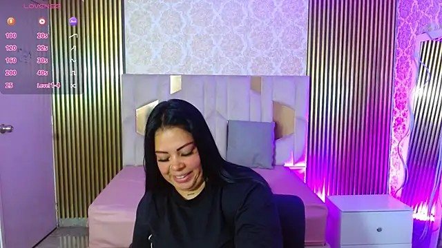 martinna tay online show from July 2, 3:23 am