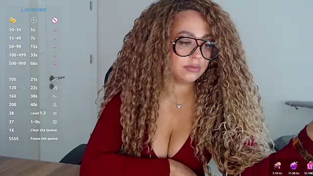  Just a queen 3 online show from March 4, 8:32 am