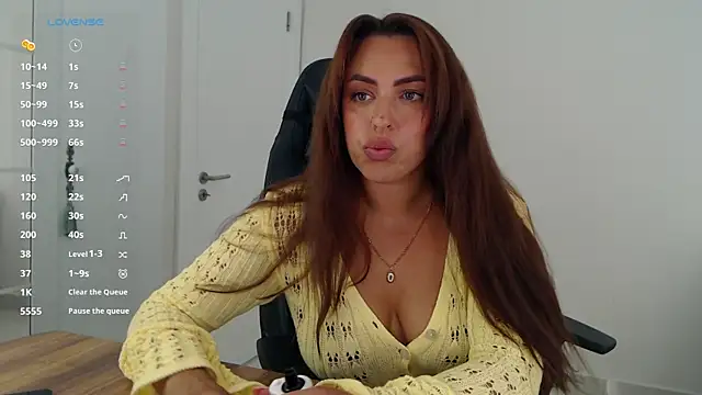  Just a queen 3 online show from July 23, 4:15 pm