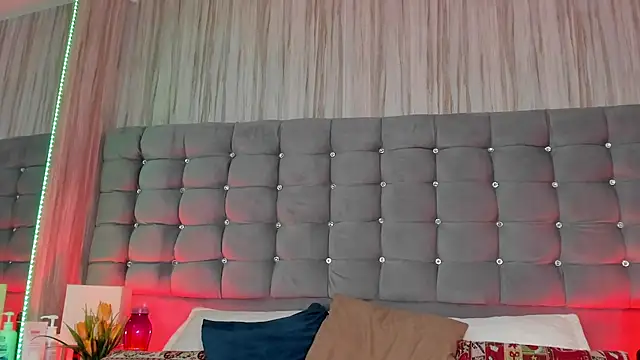 Poacahontasfg online show from February 6, 4:05 am