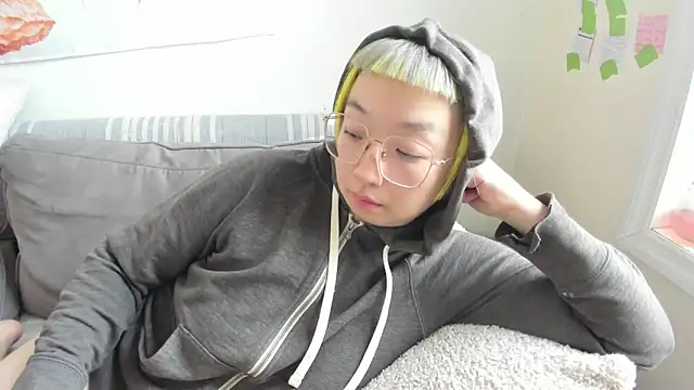 luxgray online show from March 8, 6:01 pm