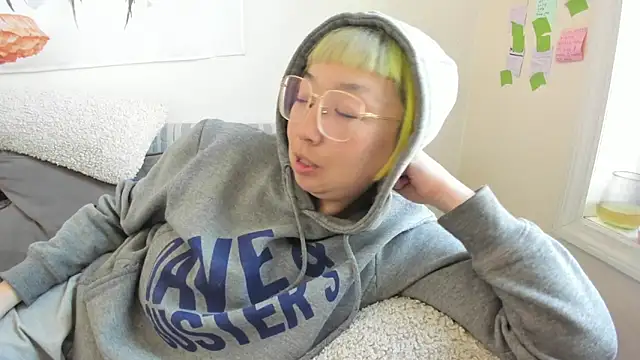 luxgray online show from April 11, 6:44 pm