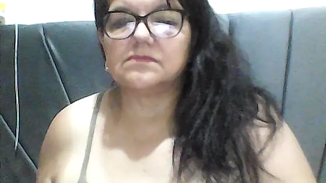 Snapshot of kassandra02 chatting on October 21, 2:32 pm kassandra02 online show from October 21, 2:32 pm