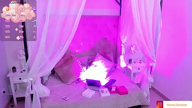 Hanna  Becker  online show from March 17, 10:52 am