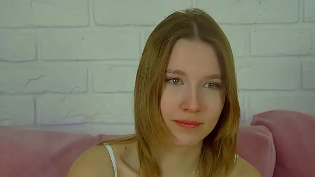 LiliLinn online show from February 6, 5:00 am