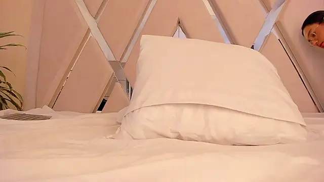 ellamontoya online show from January 19, 12:34 pm