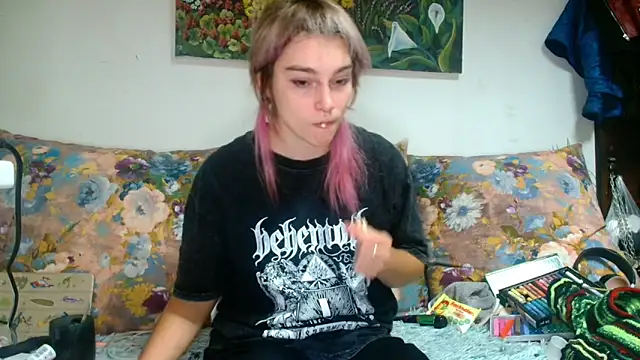 Snapshot of Sophie_Bell chatting on October 19, 5:15 pm Sophie Bell online show from October 19, 5:15 pm