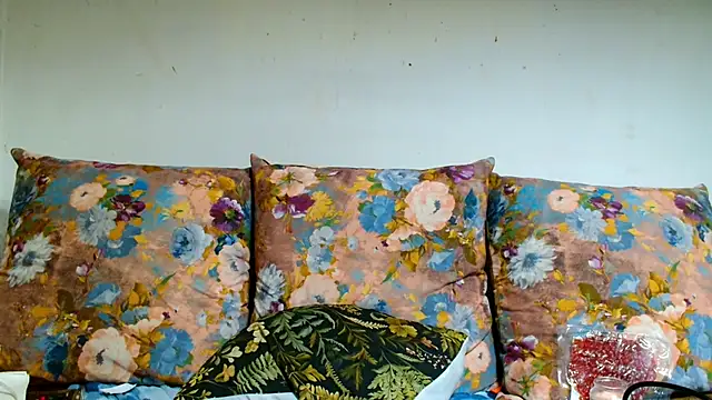 Sophie Bell online show from August 4, 8:48 pm