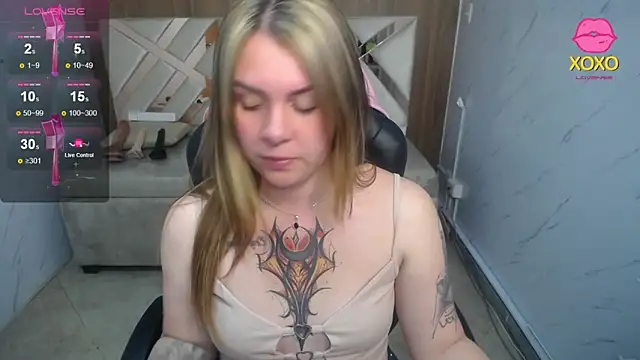 Paula b  online show from April 13, 12:50 pm