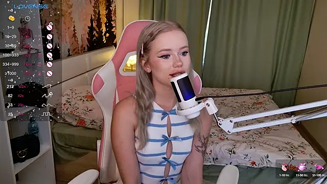 LexieLoree online show from September 20, 3:49 am