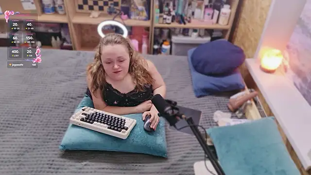 MiniNatalie online show from April 24, 2:31 pm