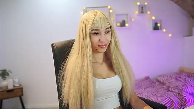 Amai  Liu online show from October 11, 5:48 pm