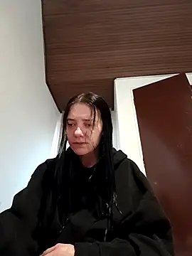Isabella 21x online show from July 26, 1:30 pm