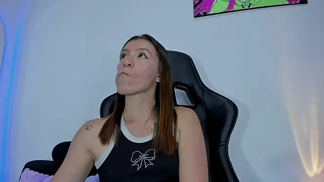 roxanne jones1 online show from June 5, 9:54 pm
