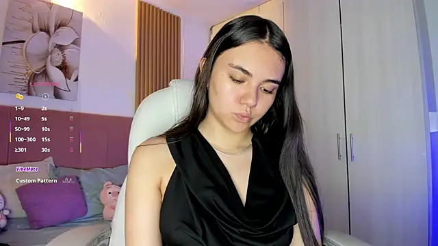 mia nevaeh online show from March 6, 8:37 pm